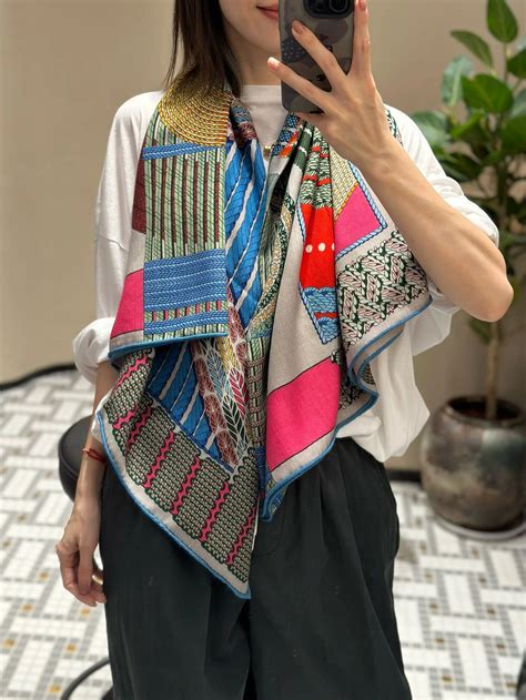 Écharpes et Ponchos de luxe pour Femme 